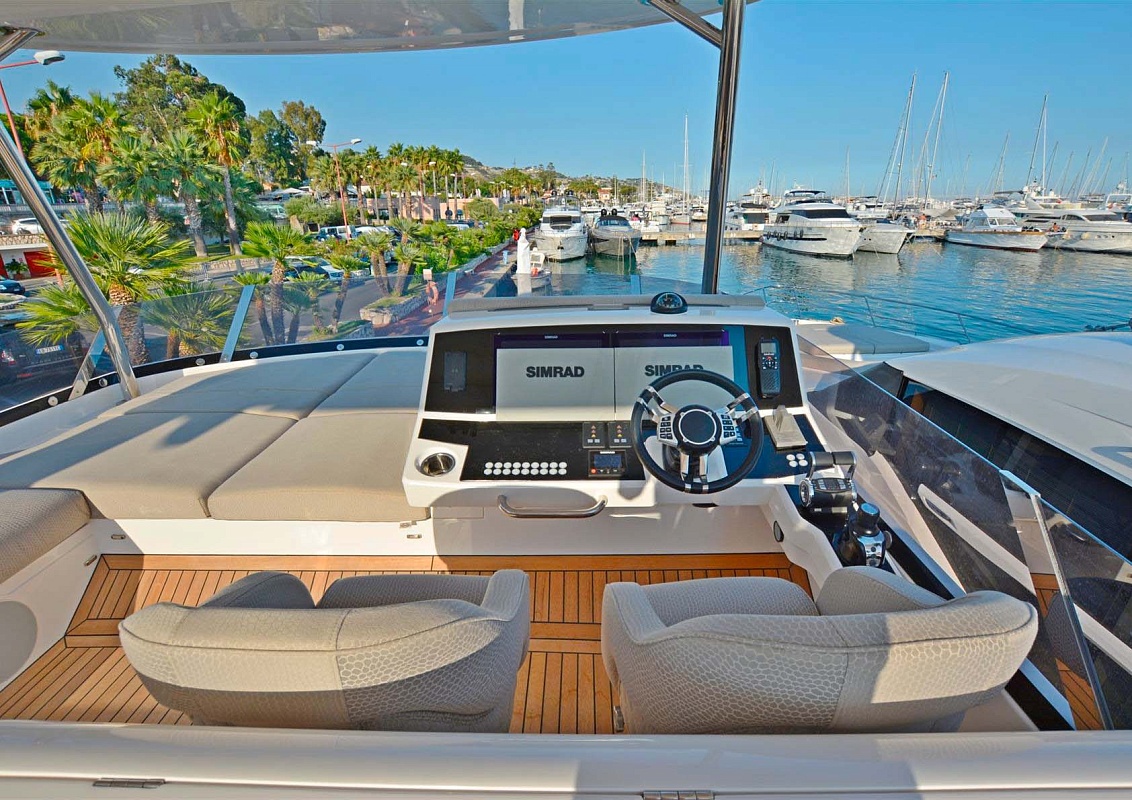 Продается моторная яхта Sunseeker Manhattan 68